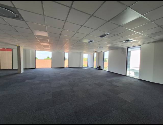 1,600M² OFFICE TO LET IN SANDTON CENTRAL